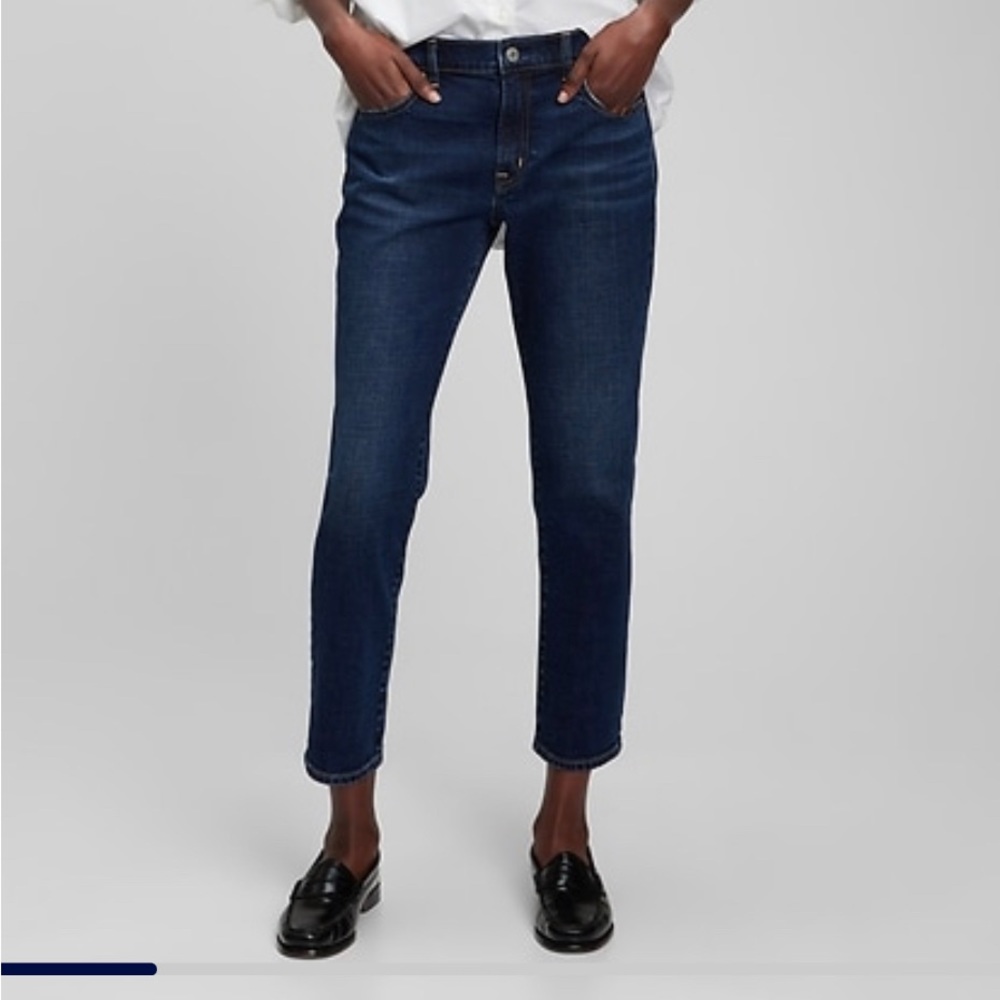 NWOT Gap Mid Rise Girlfriend Jeans Size 6P